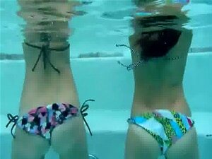 Booty Shaking Underwater en HD