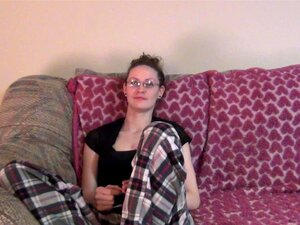 femme au foyer de banlieue se fout à poil pour la première fois en