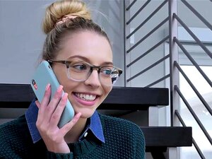 La belle-fille soumise Lilly Larimar se fait baiser par son beau-père