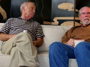 Vivez une aventure palpitante en plein air avec une brune séduisante