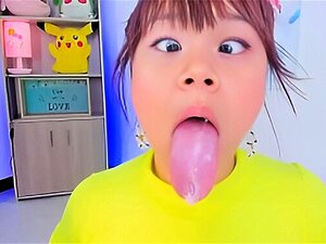 Lila Jordan se brosse les dents