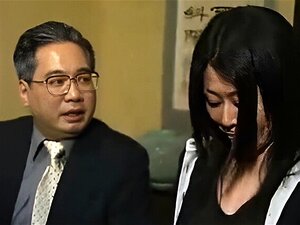 Découvrez le plaisir ultime alors que cette épouse coquine réalise