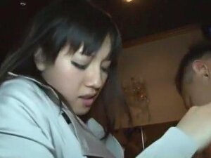 La fille japonaise exotique Azusa Nagasawa dans des gros seins