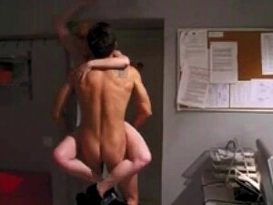 Scène de sexe de Célébration de Justine Joli. Scène de sexe de