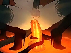 Le diable futa joue avec un gode brillant