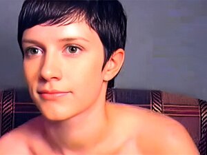 Belle européenne aux cheveux courts allume la webcam. Regardez-la se