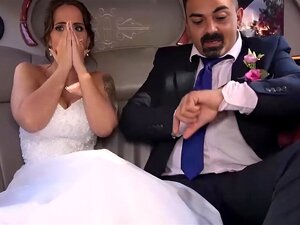 La mariée se fait enculer devant son futur conjoint et gémit de joie