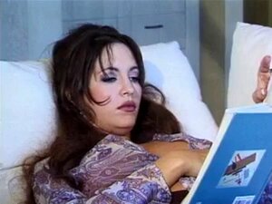 Fille baisée après une fête en lingerie