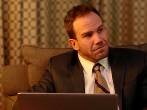 Un aîné chevauche un évêque mormon, un aîné chevauche une bite