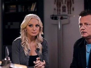 Le docteur propose de mettre enceinte la femme d'un couple infertile