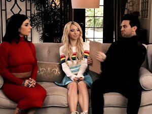 La baby-sitter mignonne Kenzie Reeves baisée dans un plan à trois