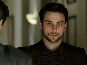 scène de sexe gay - Jack Falahee