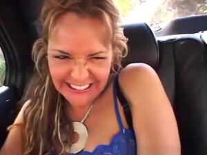 La pornstar fabuleuse Kelly Leigh dans des plans à trois exotiques,