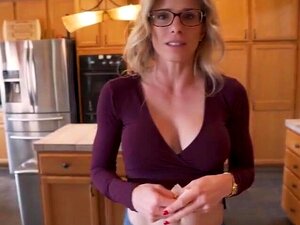 Plaisir au sauna nu avec ma mère chaude Partie 1 Cory Chase