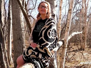 Hanna se mouille dans la baignoire