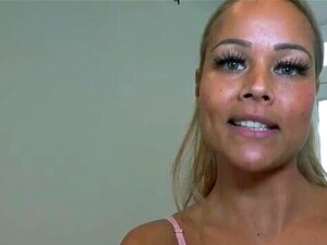 Je baise un livreur en mangeant ma pizza : SASHA (Porno Hollandais) -