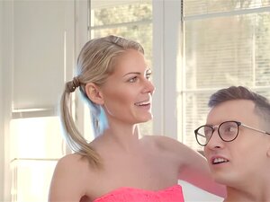 Babes - Leçons de belle-mère - Hey Thats Mine avec Blanche Bradburry