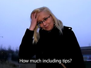 Première baise anale pour une fille à gros seins