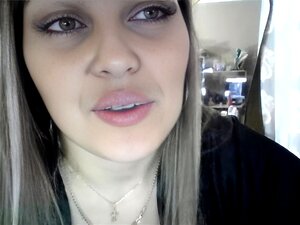 Femme russe se salissant sur cam