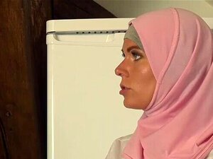 LE PLOMBIER REMPLIT PLUS D'UN TUYAU