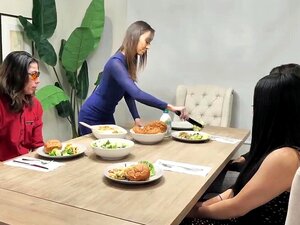 Les hôtesses de l'air attirent l'attention de leurs beaux-fils