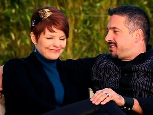 Des échangistes coquins essaient un nouveau style de baise