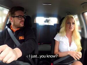 Euro plantureuse se fait prendre publiquement en levrette dans la