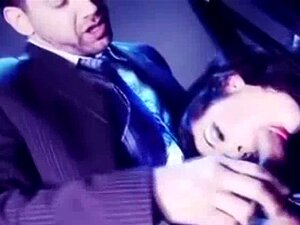 Salope cochonne se fait baiser la chatte mouillée