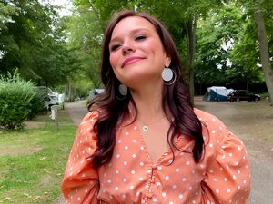 DEFONCE ASS FUCKING CONDOM-FREE pour Clémence AUDIARD en camping