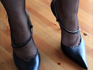 Éjaculation sur les secrétaires, talons lingback et bas