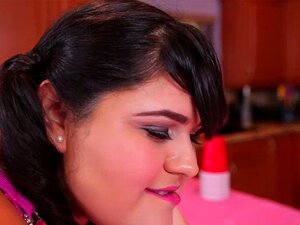 La BBW Karla Lane reçoit une grosse bite comme cadeau d'anniversaire.