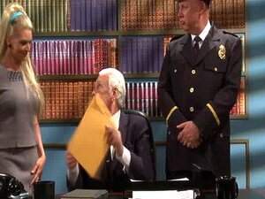 Bébé éjaculée dans un trio de super-héros