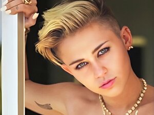 Célèbre cochonne, Miley Cyrus a des photos découvertes qui ont