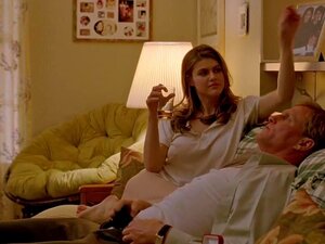 Alexandra Daddario nue dans le vrai détective