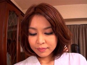 Rasage de chatte asiatique et anal sauvage. Mignonne asiatique reçoit