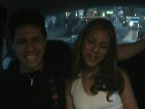 Une Latina baise hardcore dans la voiture