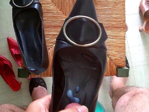 Fais l'amour avec des chaussures sexy 002. Mon corps totalement