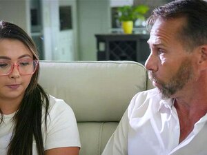 La fille adoptive Dakota a du mal à obtenir de bonnes notes à