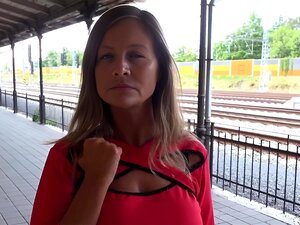 Plongez dans l'aventure sensuelle de Czech Streets 105. Laissez-vous
