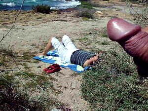 masturbation en public, éjaculation sur la plage