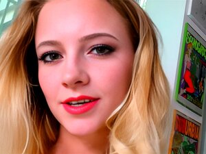petite AMIE amateur de 21 ans branlant une bite POV