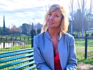 Emmy, une masseuse de 46 ans, s'essaie au casting classé X!
