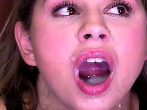 Pornstar chaude bukkake et avale
