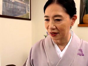 Découvrez l'ultime massage japonais avec une épouse mature et poilue