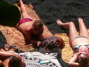 un jour au-dessus de la plage nudiste