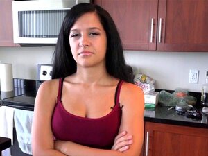 Belle-fille se fait déverser de sperme. Belle-fille se fait déverser