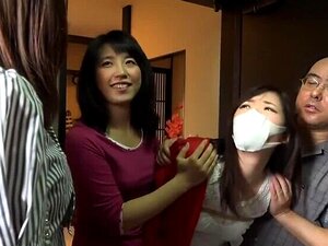 Découvrez le plaisir ultime alors que cette belle garce asiatique