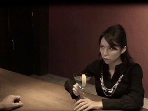 La merveilleuse femme au foyer orientale Rino Asuka suce une bite