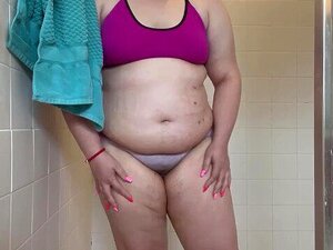 BBW ne pouvait pas tenir son pipi ! Culottes désespérées qui fuient