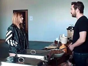 Chloe M - Ne la dérange pas ! x